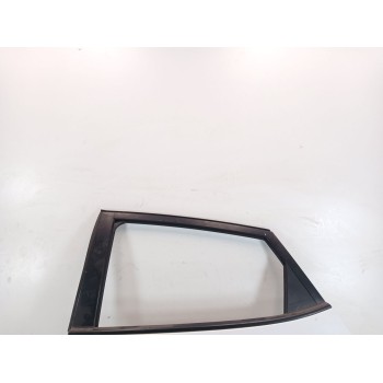 Recambio de puerta trasera izquierda para hyundai ix35 1.7 crdi cat referencia OEM IAM 770032Y011 GOLPES PEQUEÑOS 