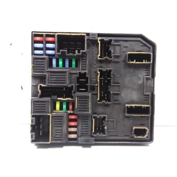 CAJA RELES / FUSIBLES 284B66727R 