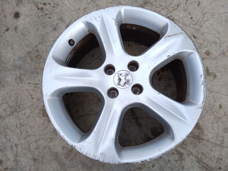 Recambio de llanta para peugeot 3008 confort referencia OEM IAM 7.5JX18 CH4 ET29 X1 9685121480