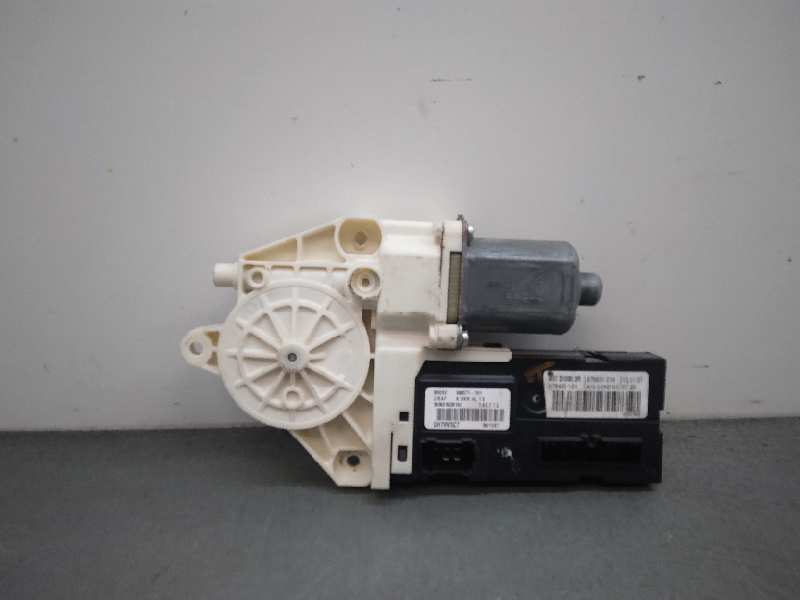 Recambio de motor elevalunas delantero izquierdo para renault laguna iii dynamique referencia OEM IAM 807310002R 0130822330 