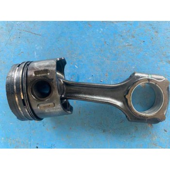 Recambio de piston para mercedes-benz clase c (w203) berlina 2.2 cdi cat referencia OEM IAM   