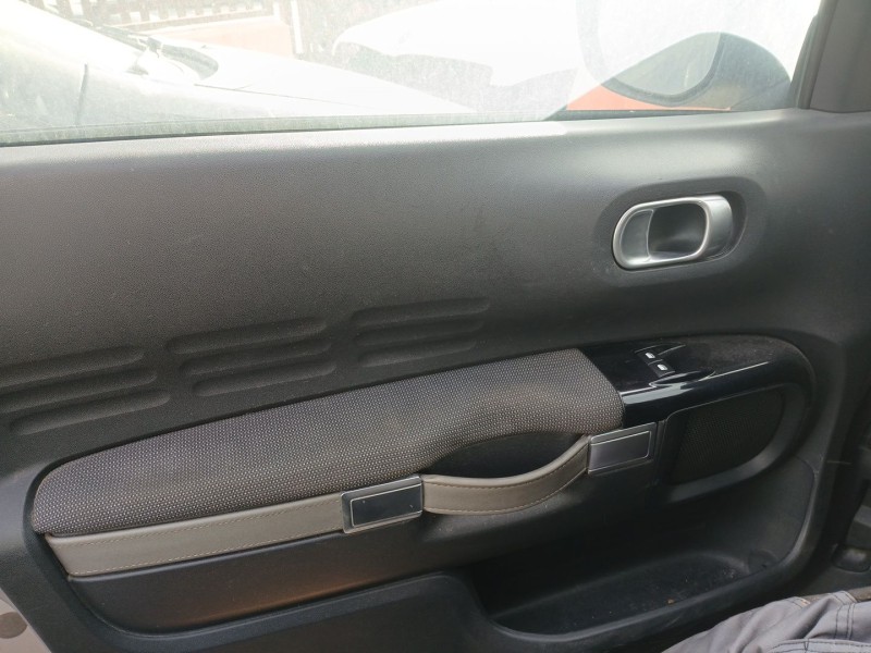 Recambio de guarnecido puerta delantera izquierda para citroën c4 cactus 1.6 hdi 90 referencia OEM IAM   