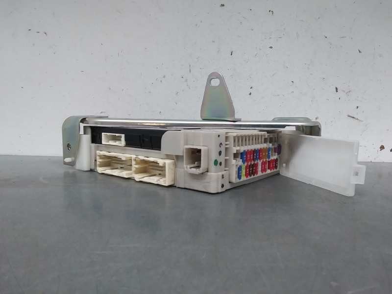 Recambio de caja reles / fusibles para toyota iq básico referencia OEM IAM 8922174080  