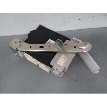 Recambio de caja reles / fusibles para toyota iq básico referencia OEM IAM 8922174080  