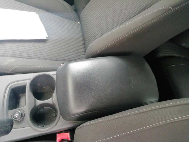 Recambio de apoyabrazos central para ford focus lim. (cb8) edition referencia OEM IAM SD05261024368  