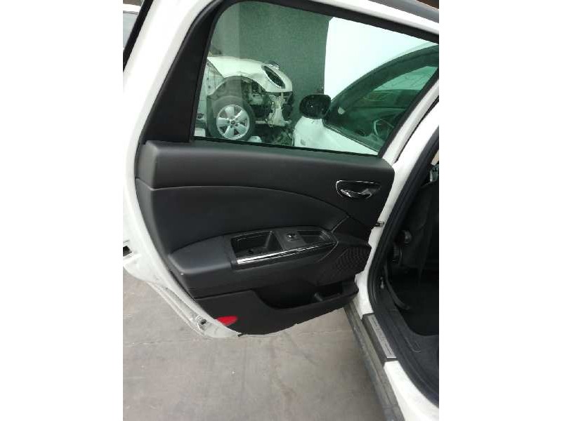 Recambio de guarnecido puerta trasera izquierda para lancia delta (181) gold referencia OEM IAM   