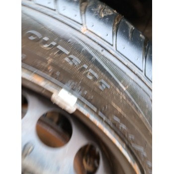 Recambio de neumatico para peugeot 108 1.2 referencia OEM IAM 165-60-15 77h  nexen 24