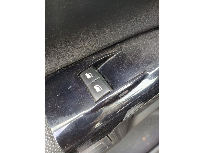 Recambio de mando elevalunas delantero izquierdo para citroën c4 cactus 1.6 hdi 90 referencia OEM IAM 98016298ZD  