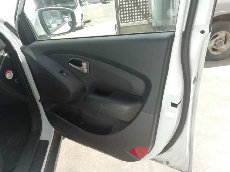 Recambio de guarnecido puerta delantera derecha para hyundai ix35 1.7 crdi cat referencia OEM IAM   