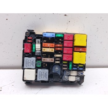 CAJA RELES / FUSIBLES 9810296180 9804848580 