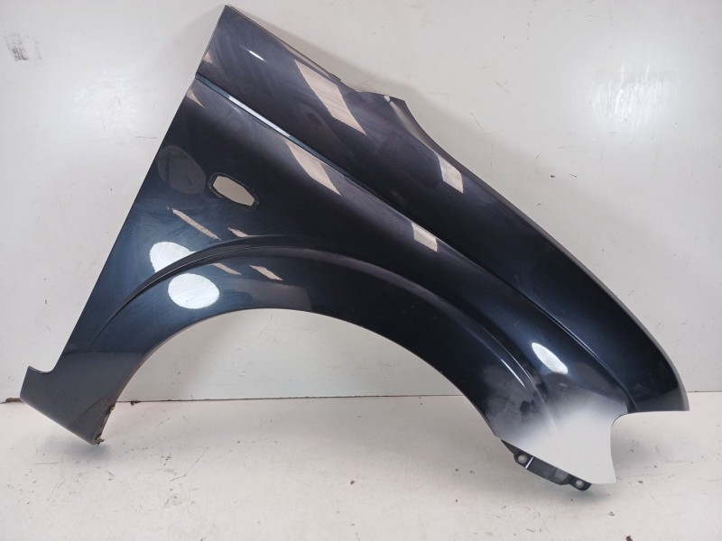 Recambio de aleta delantera derecha para ssangyong rodius i 2.7 xdi referencia OEM IAM   