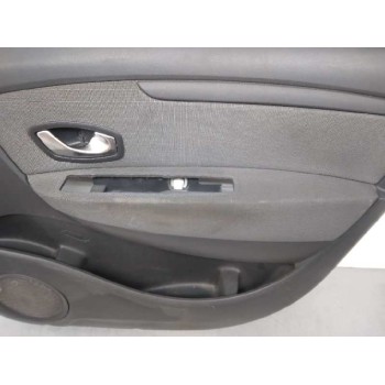 Recambio de guarnecido puerta delantera derecha para renault scenic iii referencia OEM IAM 156043971 C/ MANETA INTERIOR 