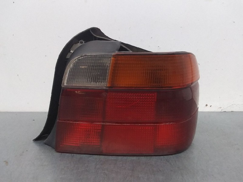 Recambio de piloto trasero derecho para bmw serie 3 compacto (e36) 318tds referencia OEM IAM 63218357870  ROJO--AMBAR