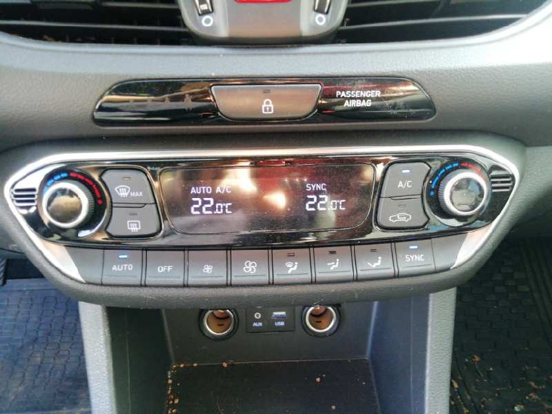 Recambio de mando climatizador para hyundai i30 (pd) klass referencia OEM IAM 97250G4351  