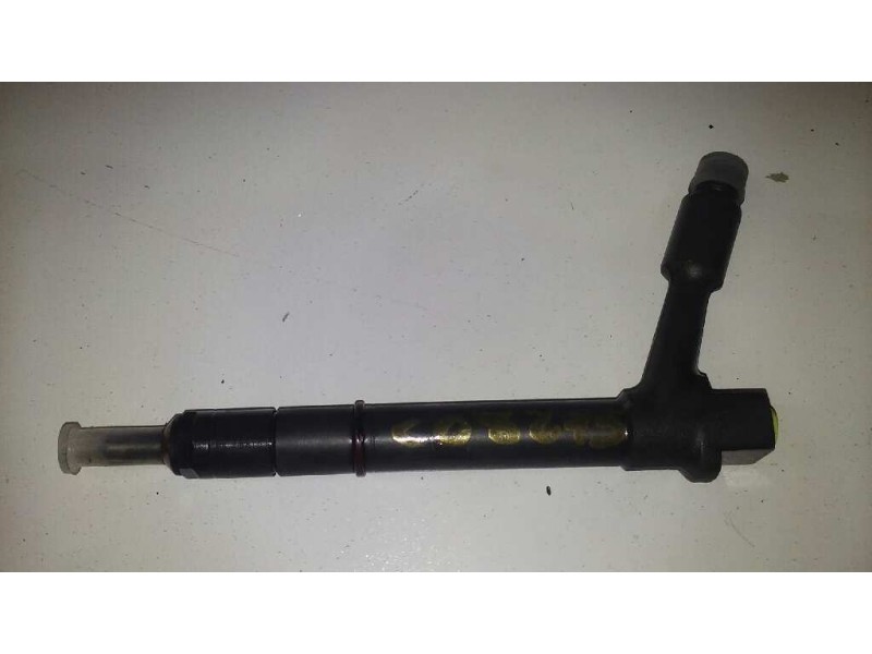 Recambio de inyector para opel corsa c club referencia OEM IAM 013706  