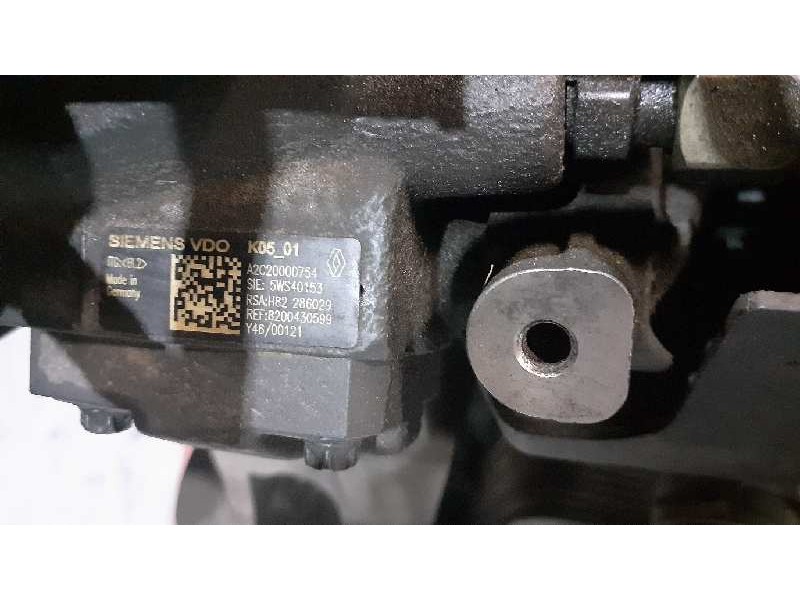Recambio de bomba inyeccion para renault megane ii berlina 5p 1.5 dci diesel referencia OEM IAM 8200430599  
