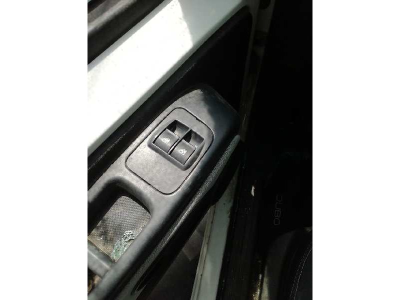 Recambio de mando elevalunas delantero izquierdo para fiat qubo (300) dynamic referencia OEM IAM T098  