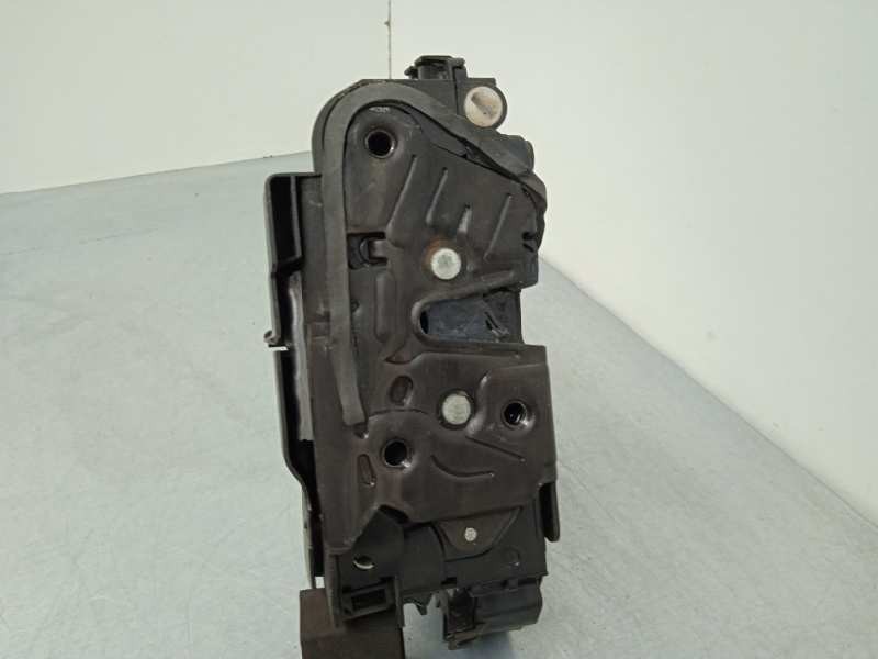 Recambio de cerradura puerta trasera izquierda para volkswagen golf vii lim. (bq1) advance referencia OEM IAM 5TA839015L 5TA8390