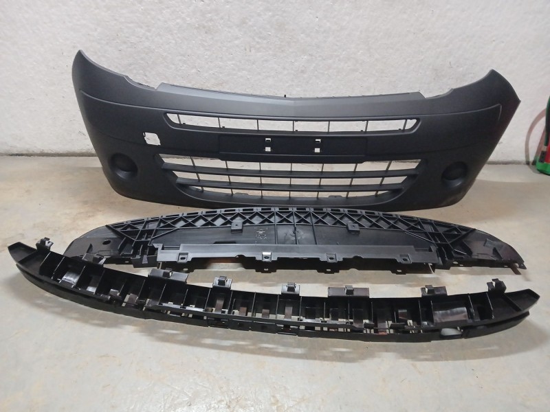 Recambio de paragolpes delantero para renault kangoo dynamique referencia OEM IAM 7701478128 nuevo fase 1 08-13