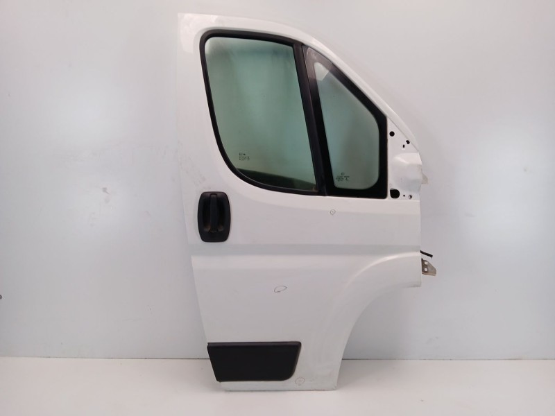 Recambio de puerta delantera derecha para peugeot boxer furgoneta 2.2 bluehdi 140 referencia OEM IAM 1682477380  
