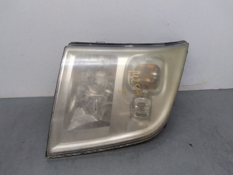 Recambio de faro izquierdo para ford transit combi ´06 ft 260 corto referencia OEM IAM 10090748  