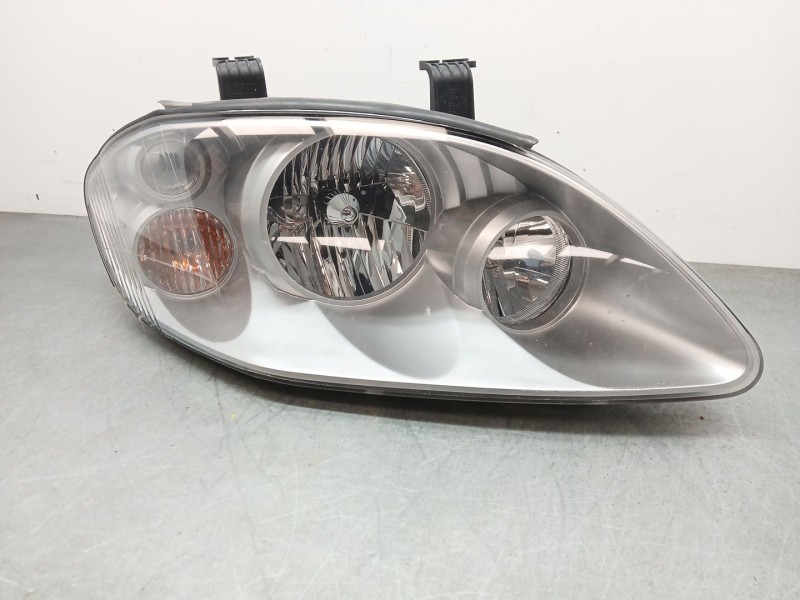 Recambio de faro derecho para ssangyong rodius i 2.7 xdi referencia OEM IAM   