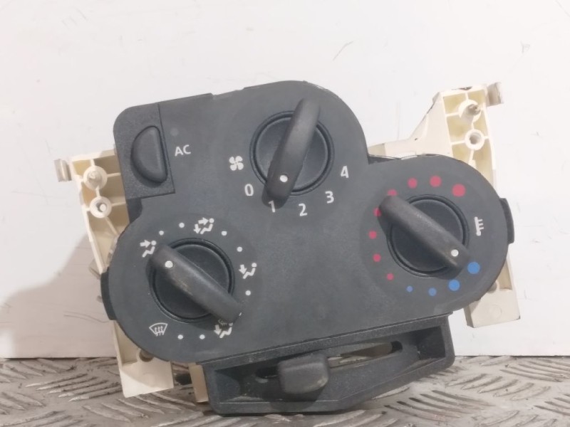 Recambio de mando climatizador para dacia logan ambiance referencia OEM IAM 69570001 N103320L 