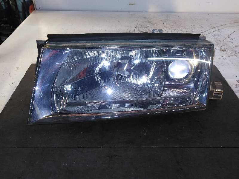 Recambio de faro izquierdo para skoda octavia berlina (1u2) ambiente referencia OEM IAM S / R BIFARO 