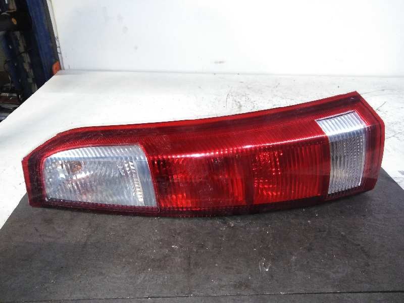 Recambio de piloto trasero derecho para opel meriva 1.7 16v cdti cat referencia OEM IAM 13203392  