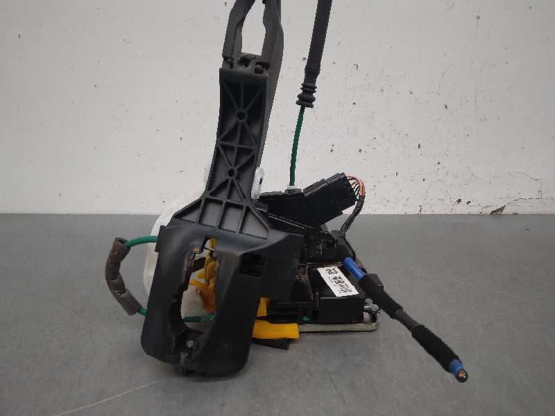 Recambio de cerradura puerta delantera derecha para hyundai i30 (gd) tecno referencia OEM IAM 81320A6110 6 CABLES 