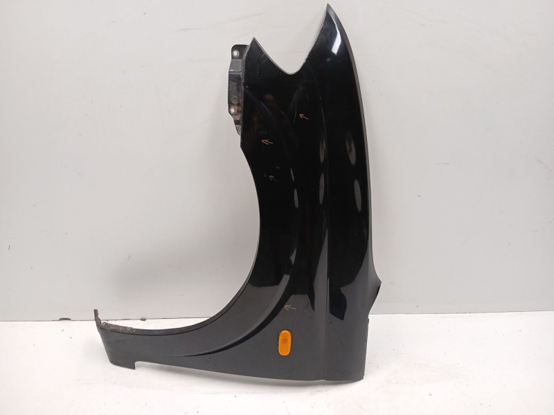 Recambio de aleta delantera izquierda para ssangyong rodius i 2.7 xdi referencia OEM IAM   