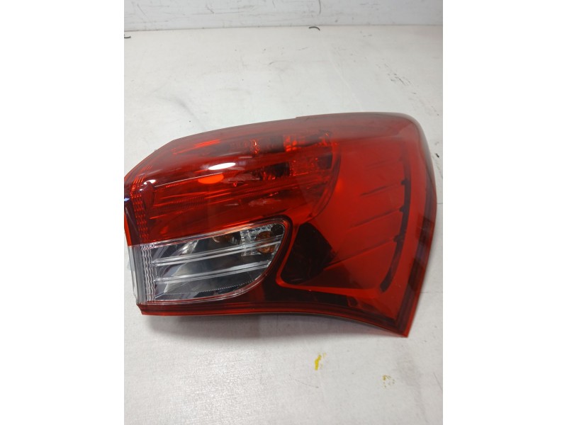 Recambio de piloto trasero derecho para hyundai ix20 sle blue referencia OEM IAM 924021K0  