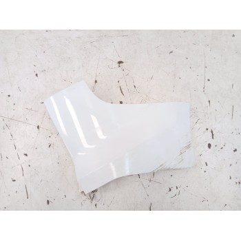 PUNTERA PARAGOLPES TRASERA DERECHA 