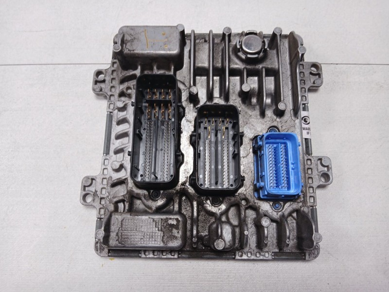 Recambio de centralita motor uce para opel insignia berlina excellence referencia OEM IAM 55494205 A2C92816900 1310101000000X