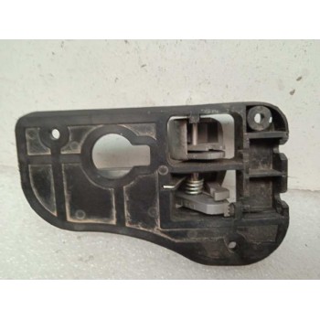 Recambio de maneta interior trasera izquierda para kia carens (un) 2.0 crdi referencia OEM IAM 82613UN000  