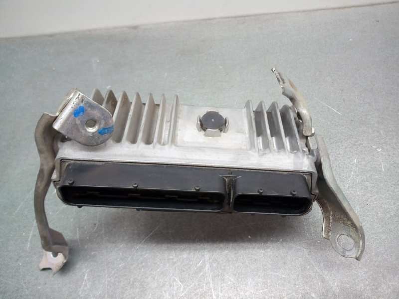 Recambio de centralita motor uce para toyota corolla (e18) referencia OEM IAM 896610ZW90 MB2762008521 