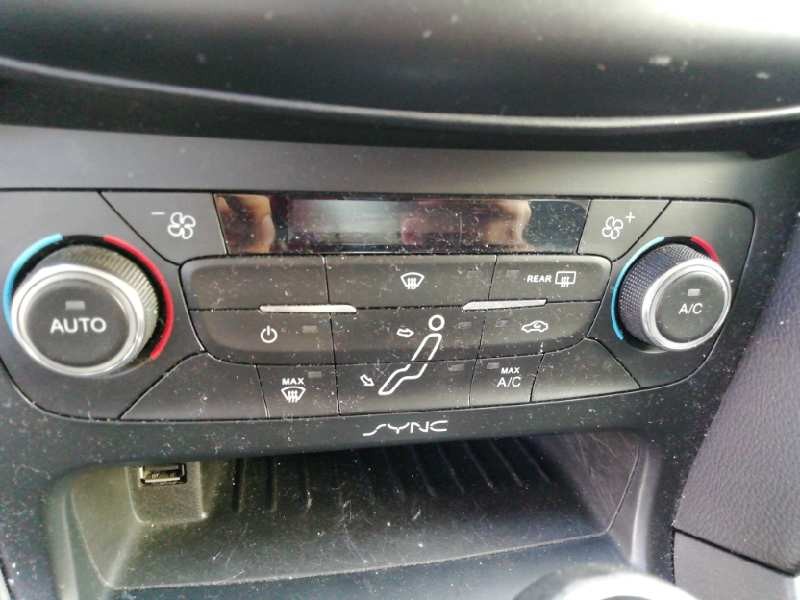 Recambio de mando climatizador para ford focus lim. trend + referencia OEM IAM F1ET18C612AF  