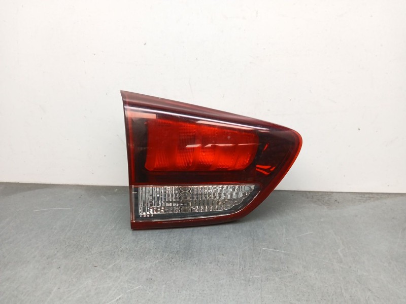 Recambio de piloto trasero izquierdo interior para kia carens iv 1.7 crdi referencia OEM IAM 92403A4500  