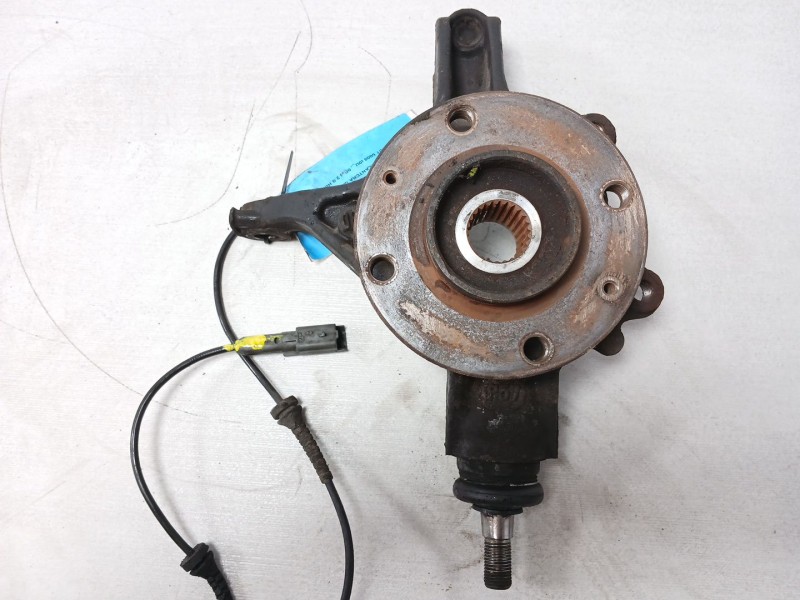 Recambio de mangueta delantera izquierda para peugeot 5008 (0u_, 0e_) 2.0 hdi 150 / bluehdi 150 referencia OEM IAM   