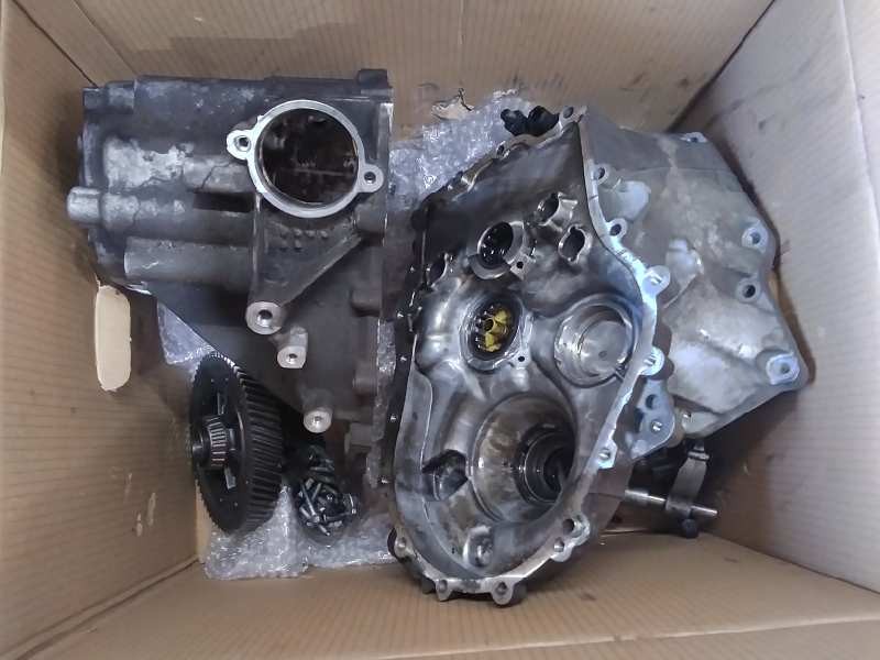 Recambio de caja casco para ford focus lim. (cb8) 1.6 tdci cat referencia OEM IAM AV6R7002GJ DESMONTADA 