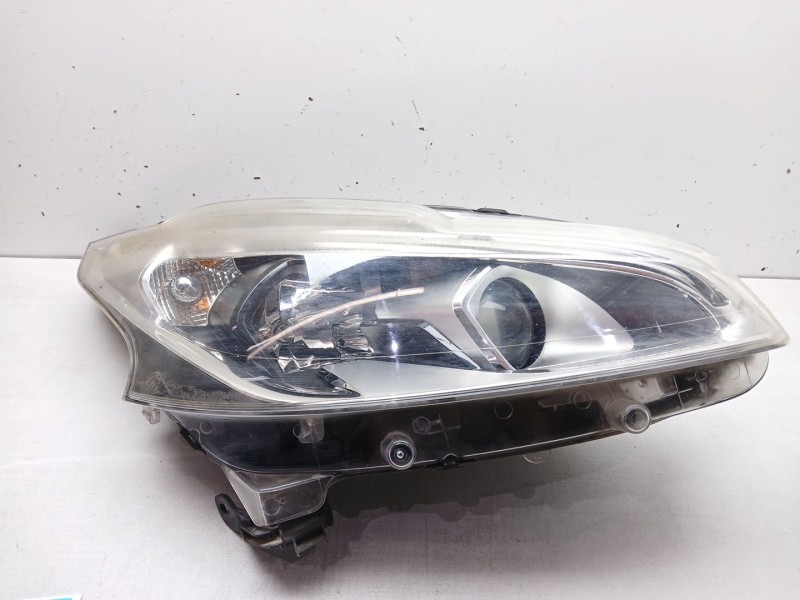 Recambio de faro derecho para peugeot 208 i (ca_, cc_) 1.2 gpl referencia OEM IAM 9810805880 90048532 