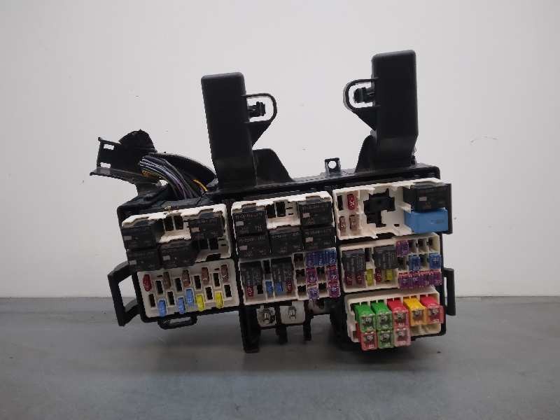 Recambio de caja reles / fusibles para ford mustang gt referencia OEM IAM 3179002  