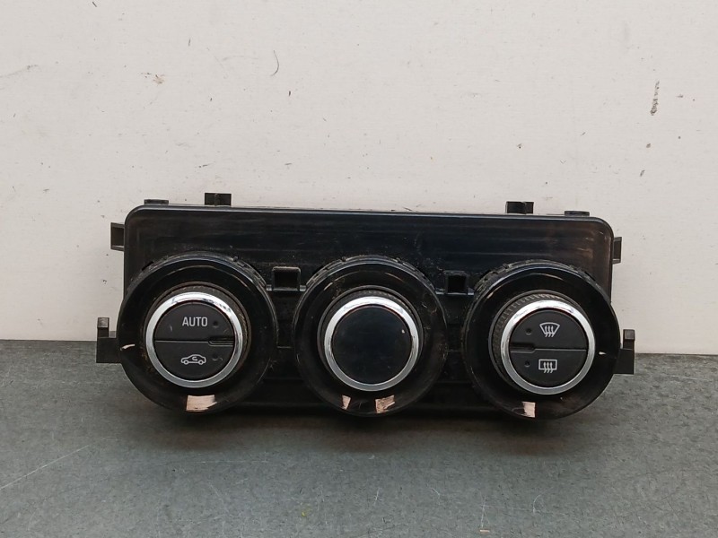 Recambio de mando calefaccion / aire acondicionado para opel corsa e business referencia OEM IAM 13468064  