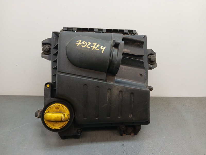 Recambio de filtro aire para renault trafic ii autobús (jl) 2.0 dci 115 referencia OEM IAM 8200760899b  