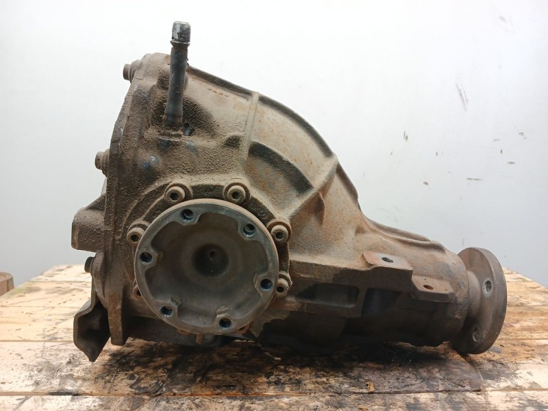 Recambio de diferencial trasero para ssangyong rodius i 2.7 xdi referencia OEM IAM T43A000  