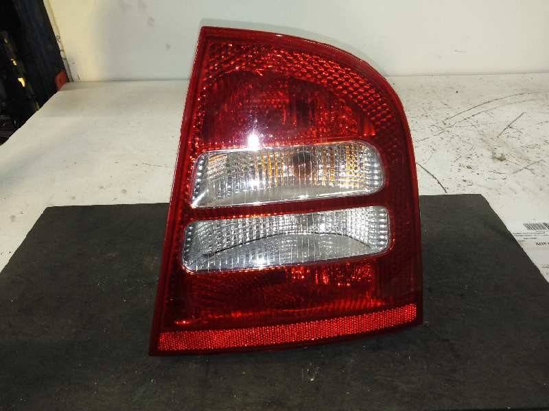 Recambio de piloto trasero derecho para skoda octavia berlina (1u2) ambiente referencia OEM IAM S / R  