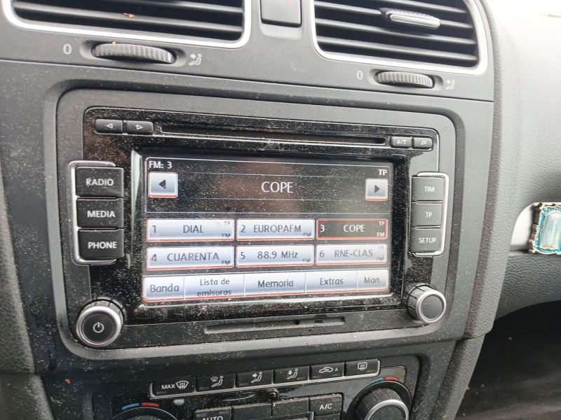 Recambio de sistema audio / radio cd para volkswagen golf vi (5k1) 1.6 tdi referencia OEM IAM   