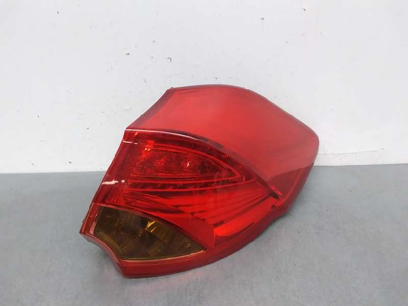 Recambio de piloto trasero derecho para kia cee´d drive referencia OEM IAM 92402A20  