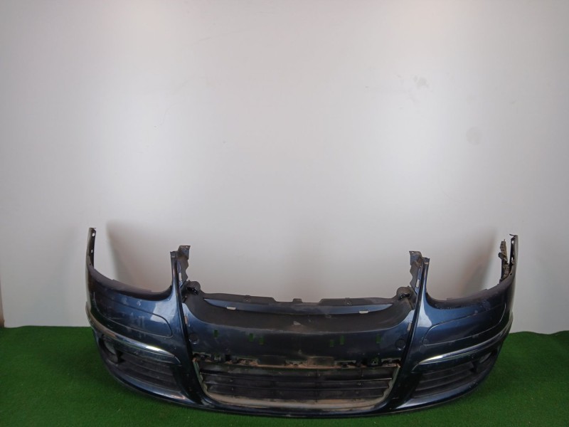 Recambio de paragolpes delantero para volkswagen jetta iii (1k2) 1.9 tdi referencia OEM IAM 1K0807217AAGRU rozado 