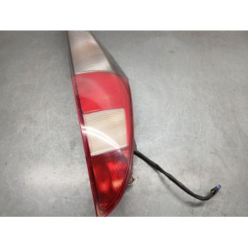 Recambio de piloto trasero derecho para lancia phedra (179_) 2.2 jtd (179axc1a) referencia OEM IAM 25532557  